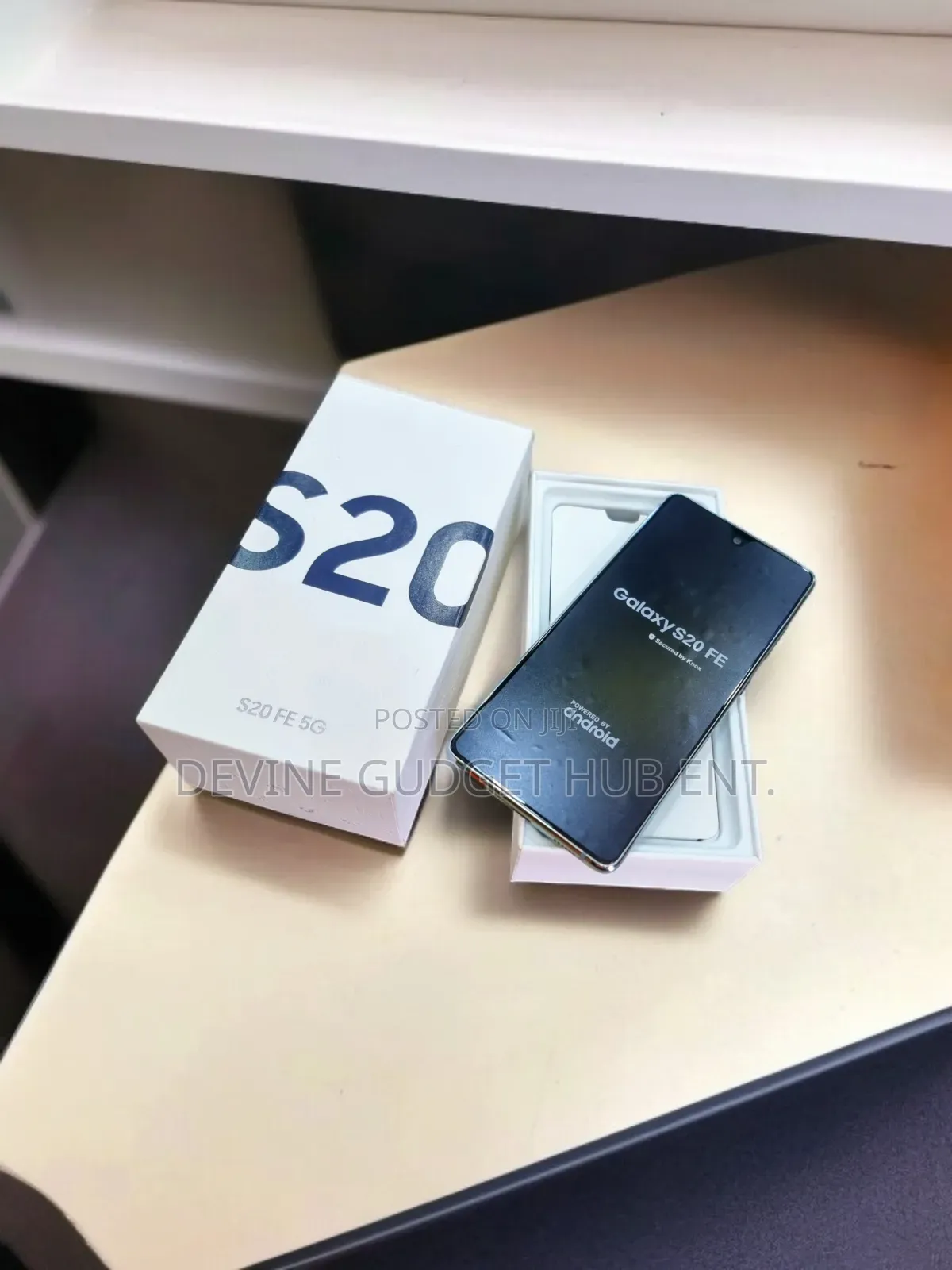 New Samsung Galaxy S20 FE 128 GB Gold