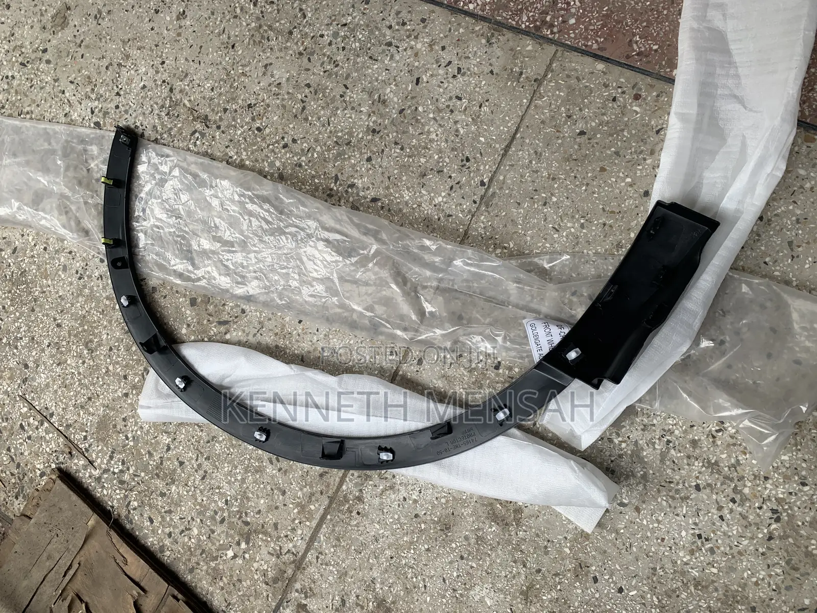 Honda Cr-v 2017- 2021 Fender Molding Front R