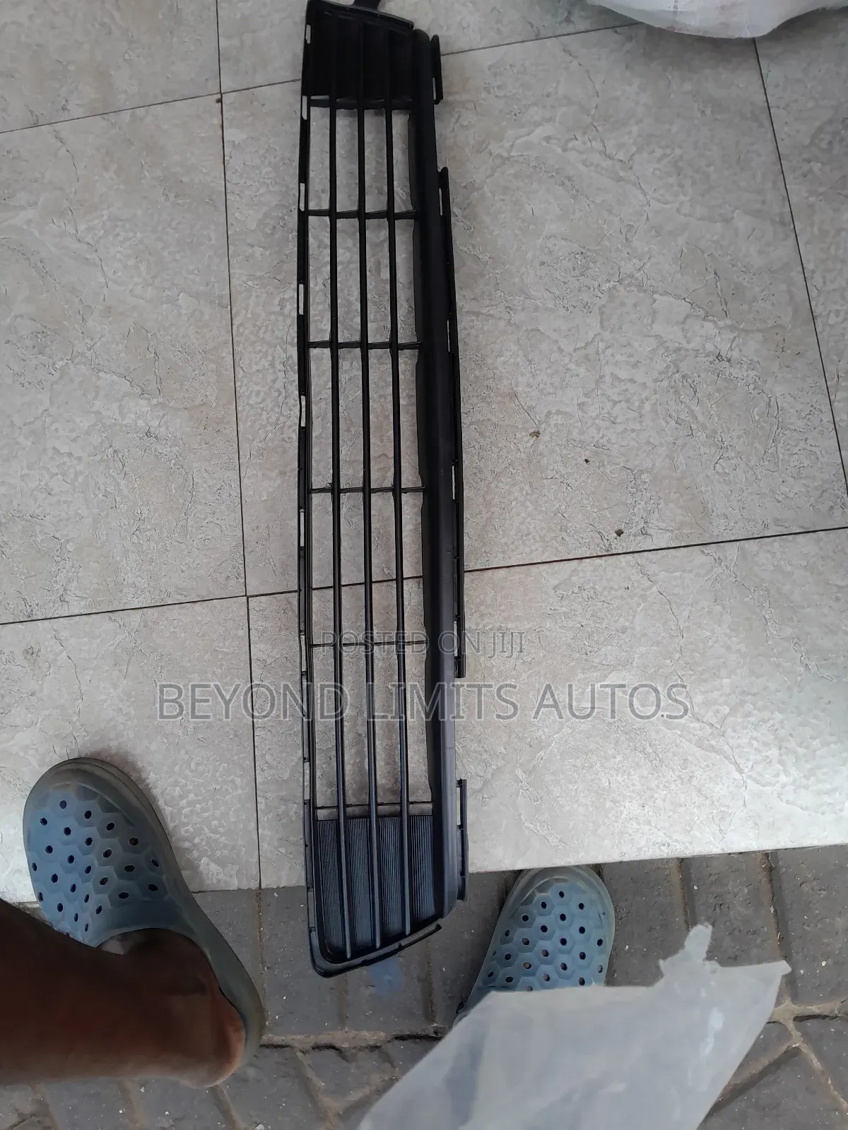 Toyota Corolla 2011,2012,2013 Bumper Grille/Down Shell