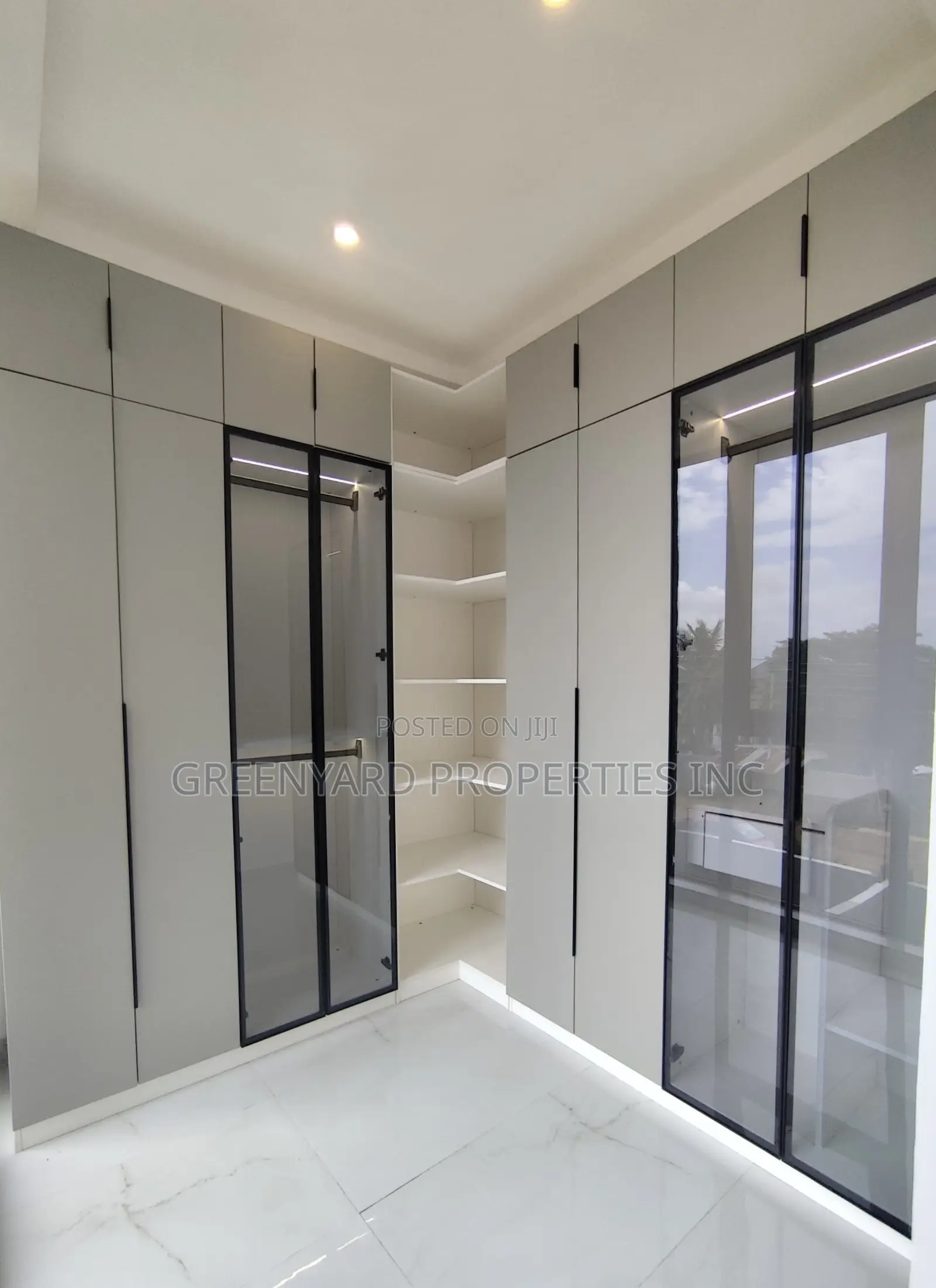 5bdrm House in Ogbojo, East Legon for sale