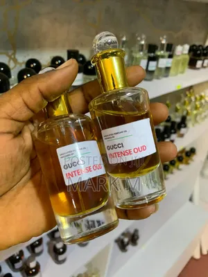 Photo - Gucci Intense Oud Perfume Oil