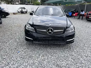 Photo - Mercedes-Benz C250 2013 Black