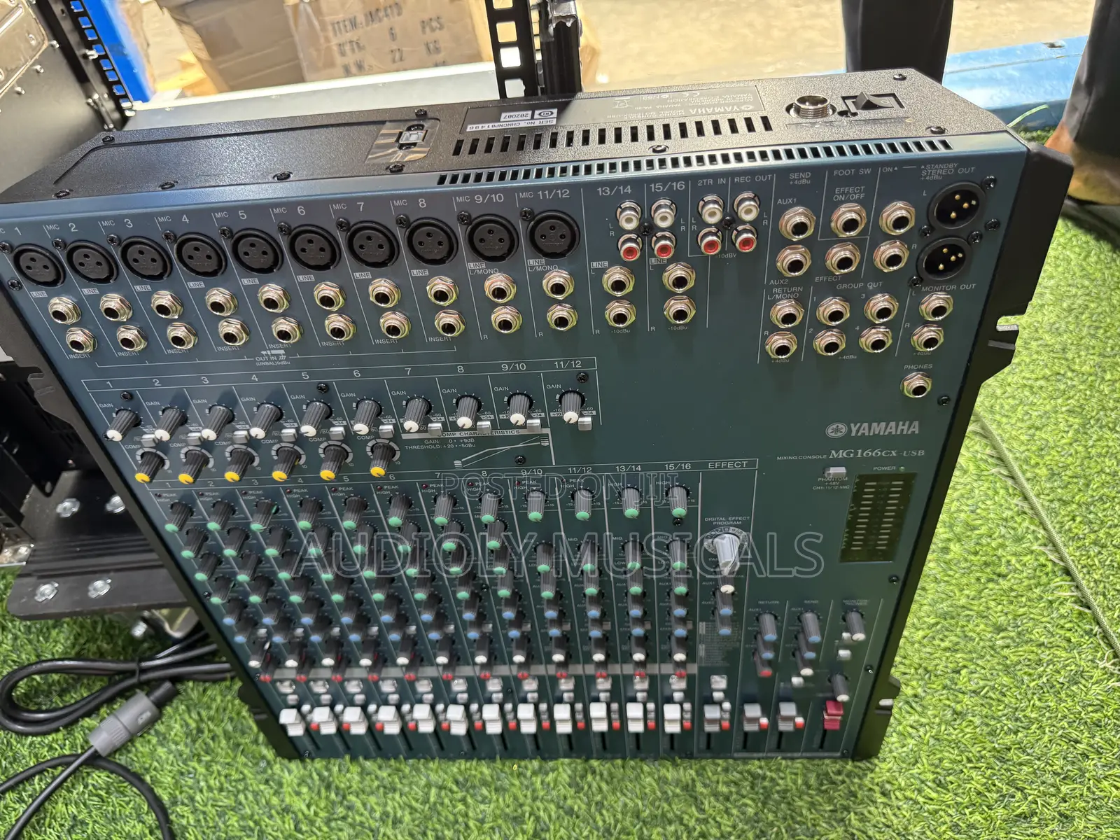 Yamaha Mg166ccx 16channel Mixer