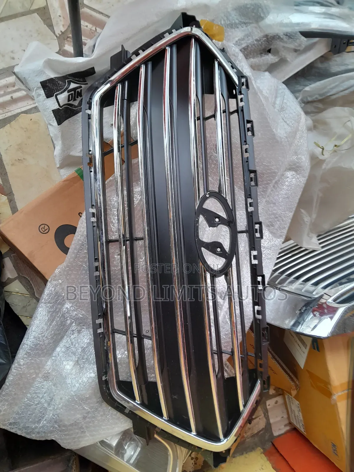 Hyundai Elantra 2017,2019 Top Grille/Front Shell