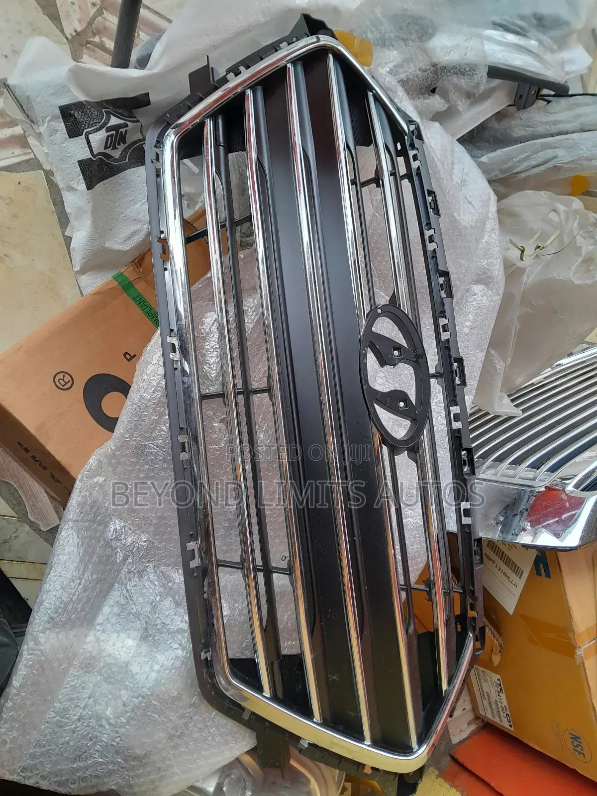 Hyundai Elantra 2017,2019 Top Grille/Front Shell