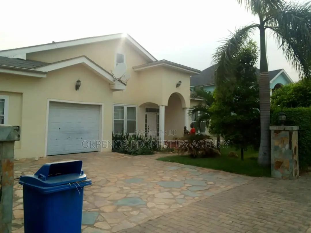 4bdrm House in Community25, Tema Metropolitan for sale