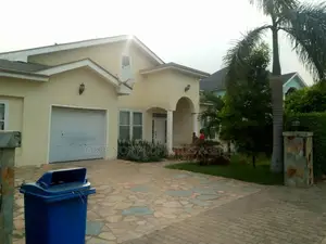 4bdrm House in Community25, Tema Metropolitan for sale