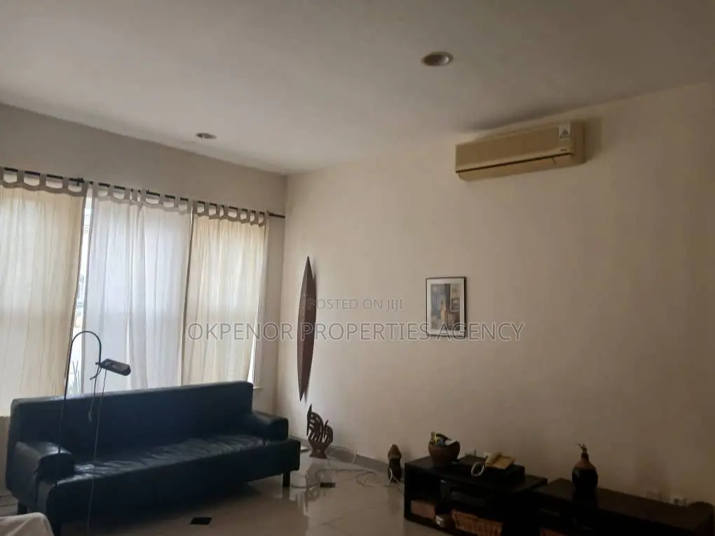 4bdrm House in Community25, Tema Metropolitan for sale