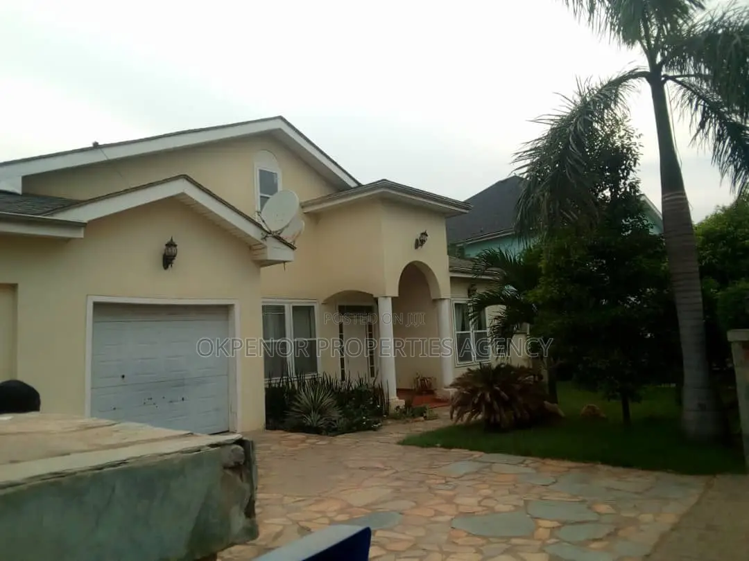 4bdrm House in Community25, Tema Metropolitan for sale