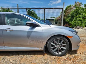 Photo - Honda Civic EX-L Sedan 2020 Silver