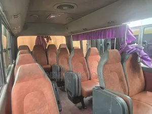 Hyundai County 2015 Yellow