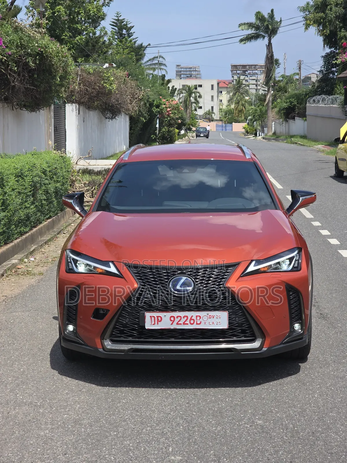 Lexus UX 2022 Orange
