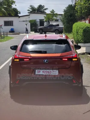 Lexus UX 2022 Orange