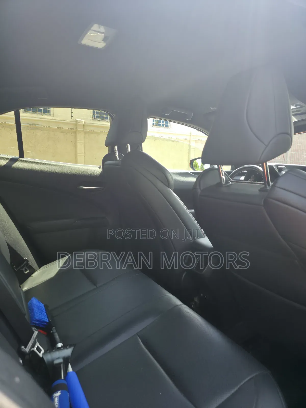 Lexus UX 2022 Orange