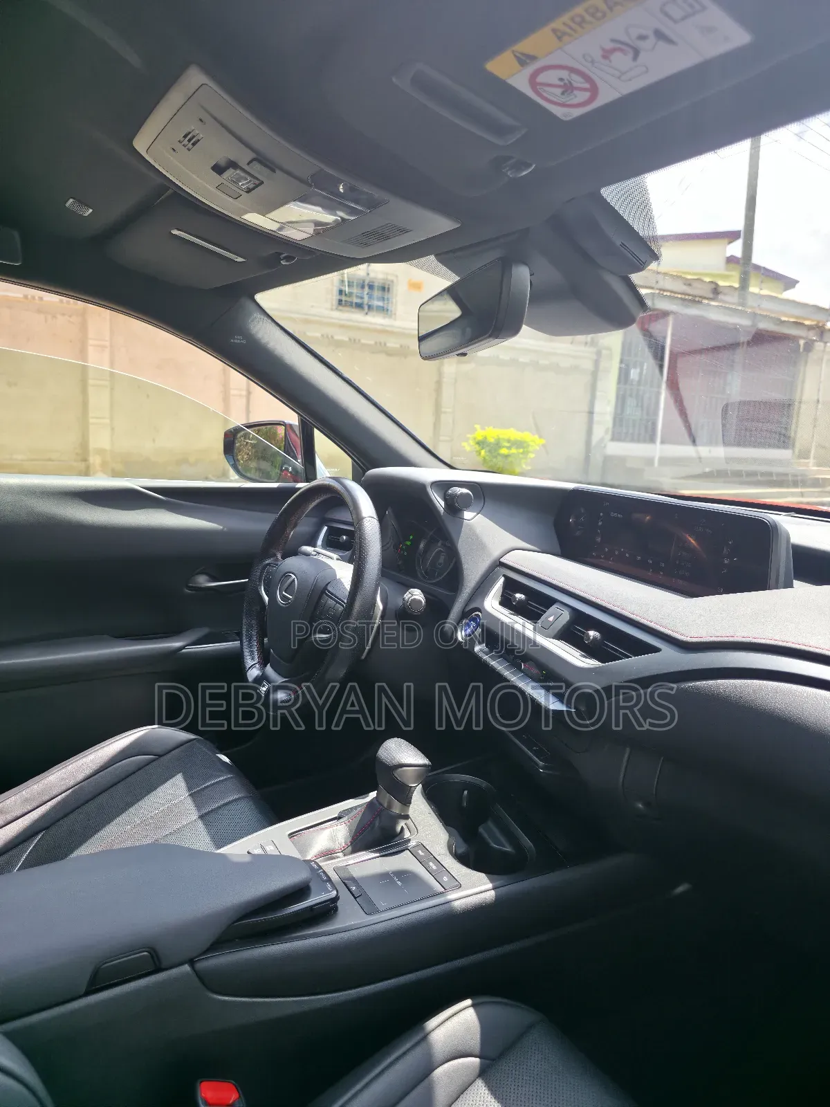 Lexus UX 2022 Orange