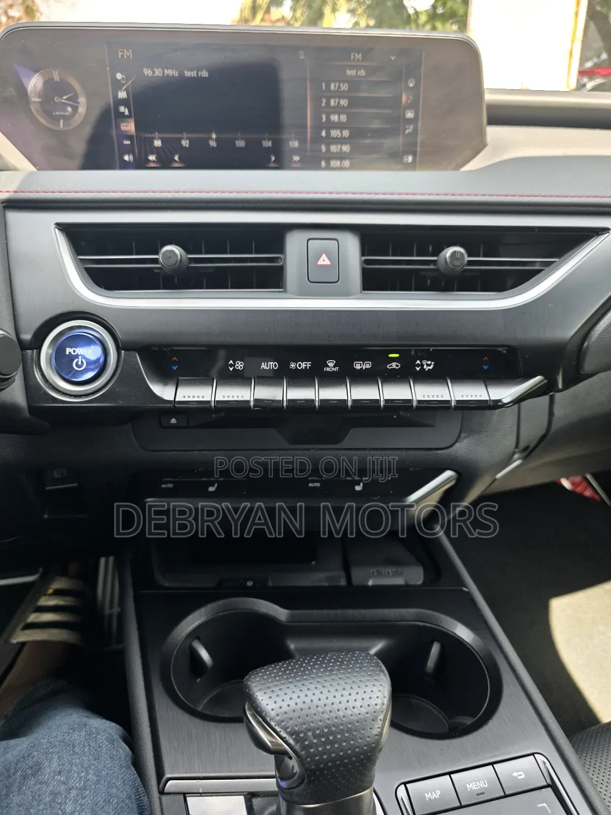 Lexus UX 2022 Orange