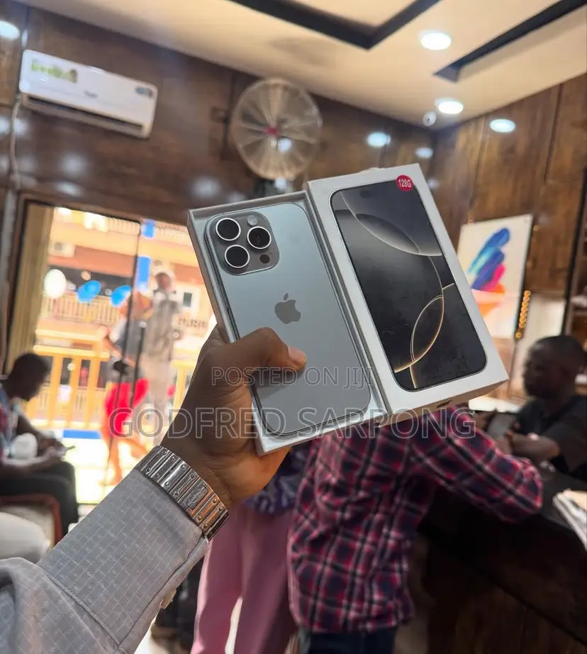 New Apple iPhone 16 Pro Max 256 GB Silver