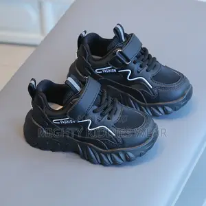 Kids Unisex Sneakers Sizes 21,24-31