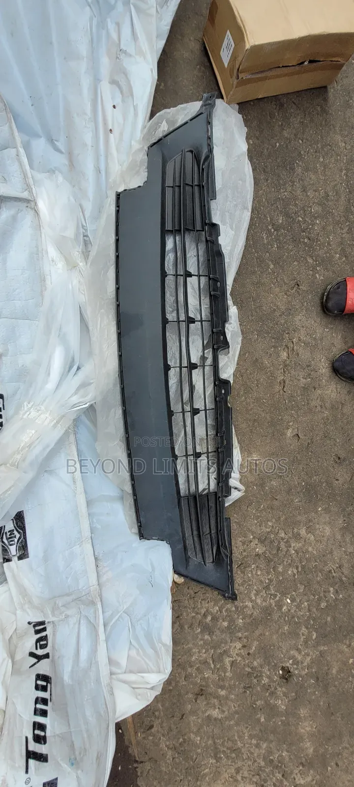Toyota Rav4 2016,2017,2018 Bumper Grille/ Down Shell