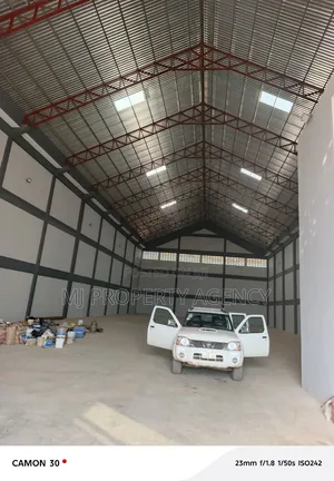10000 Newly Built Warehouse in Kumasi