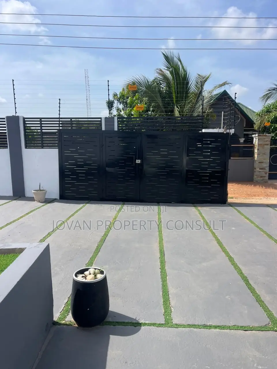 5bdrm House in Afienya, Ga South Municipal for rent