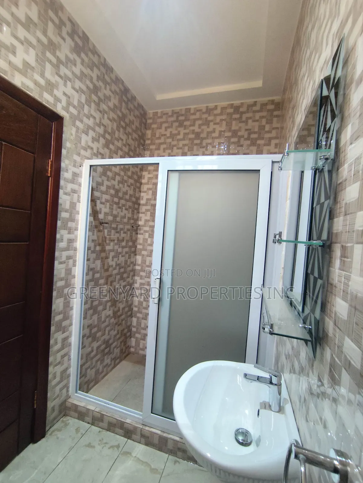 1bdrm Townhouse / Terrace in Adjiringanor, East Legon for rent