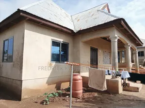 3bdrm House in 3 Bedrooms House For, Kumasi Metropolitan for sale
