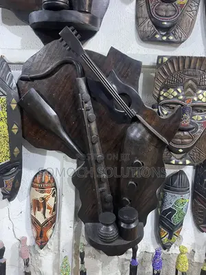 Carved Wooden Arts Sculptures Available in Different Designs