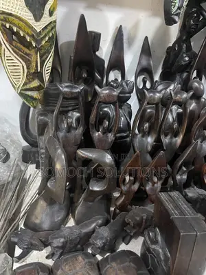Carved Wooden Arts Sculptures Available in Different Designs