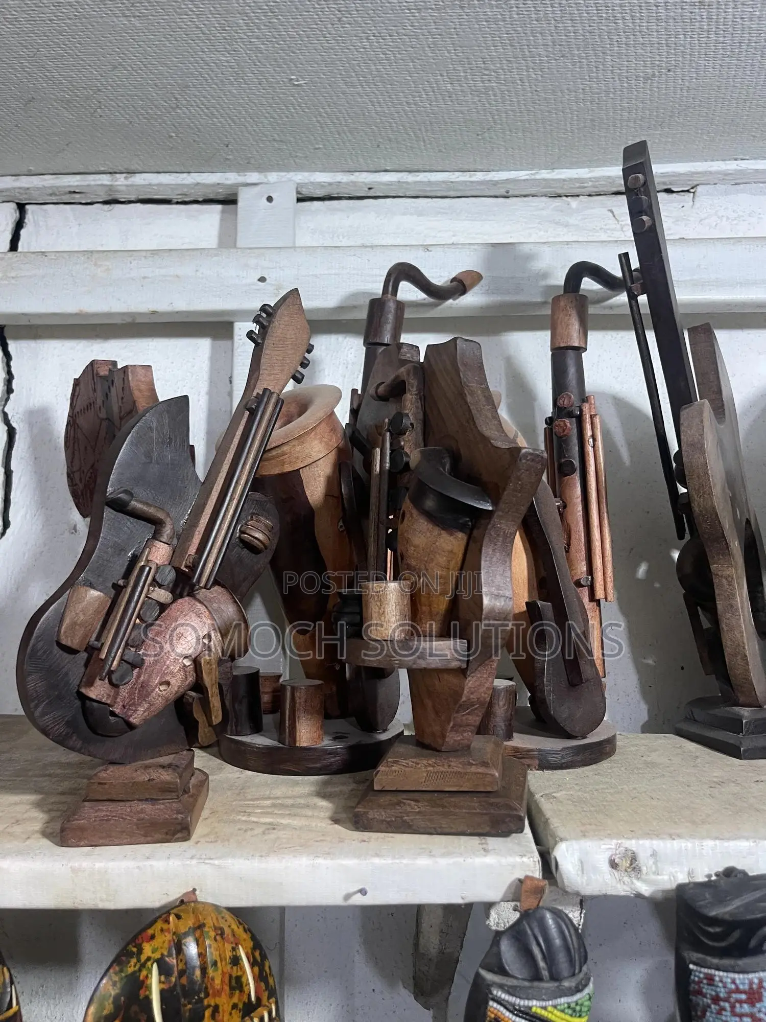 Carved Wooden Arts Sculptures Available in Different Designs