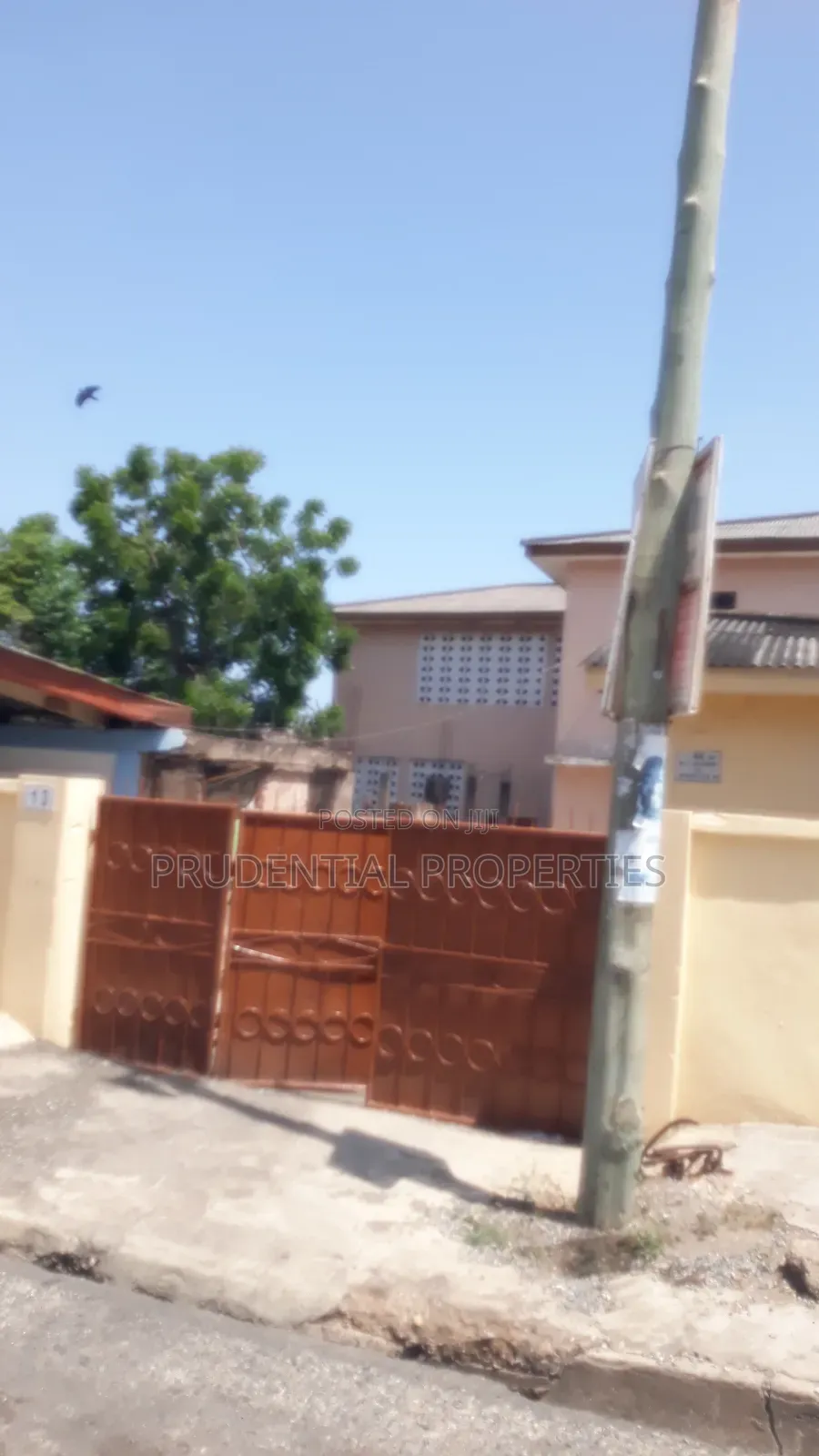 3bdrm House in Kokomlemle for sale