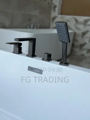 Jacuzzi Bathtub _ Matte Grey Bathtub