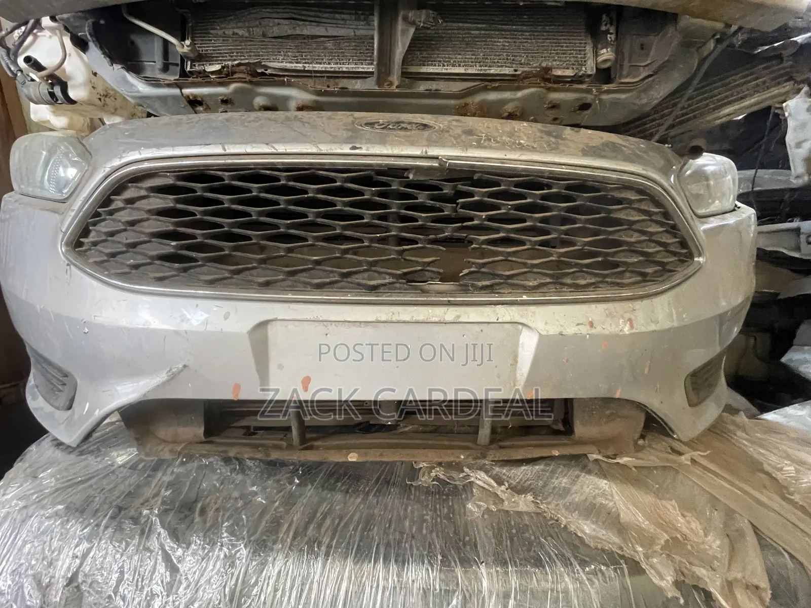 Ford Focus (2013-2016) Front Cut Available