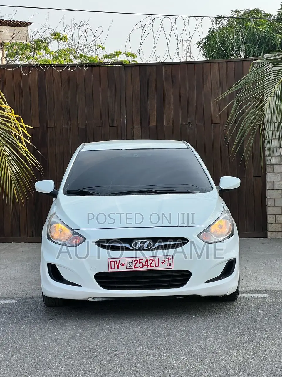 Hyundai Accent SE Automatic 2012 White
