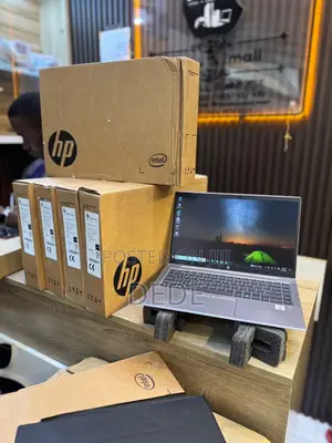 New Laptop HP ZBook Firefly 14 G7 16GB Intel Core I7 SSHD+SSD 256GB