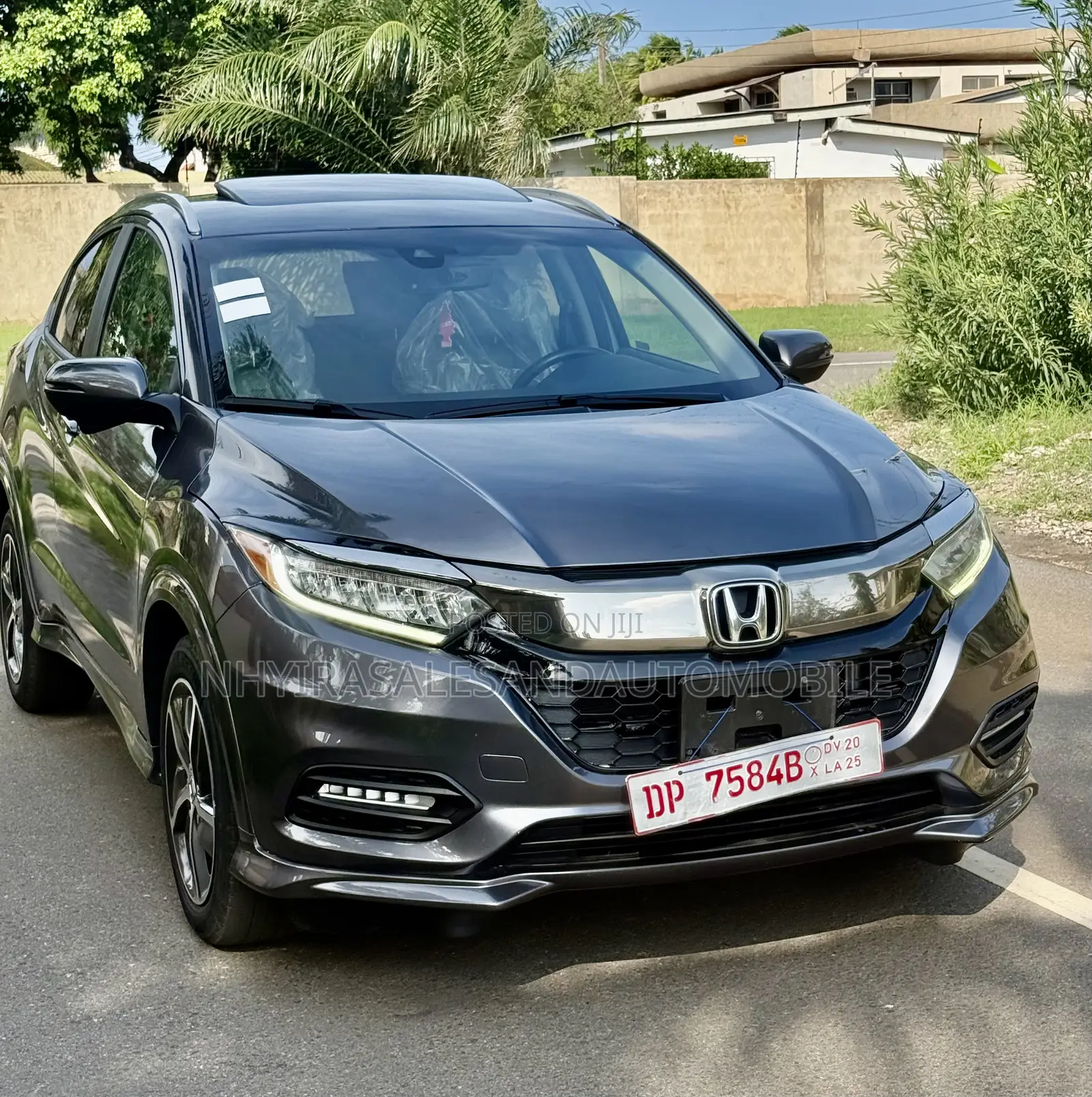 Honda HR-V Touring AWD 2019 Gray