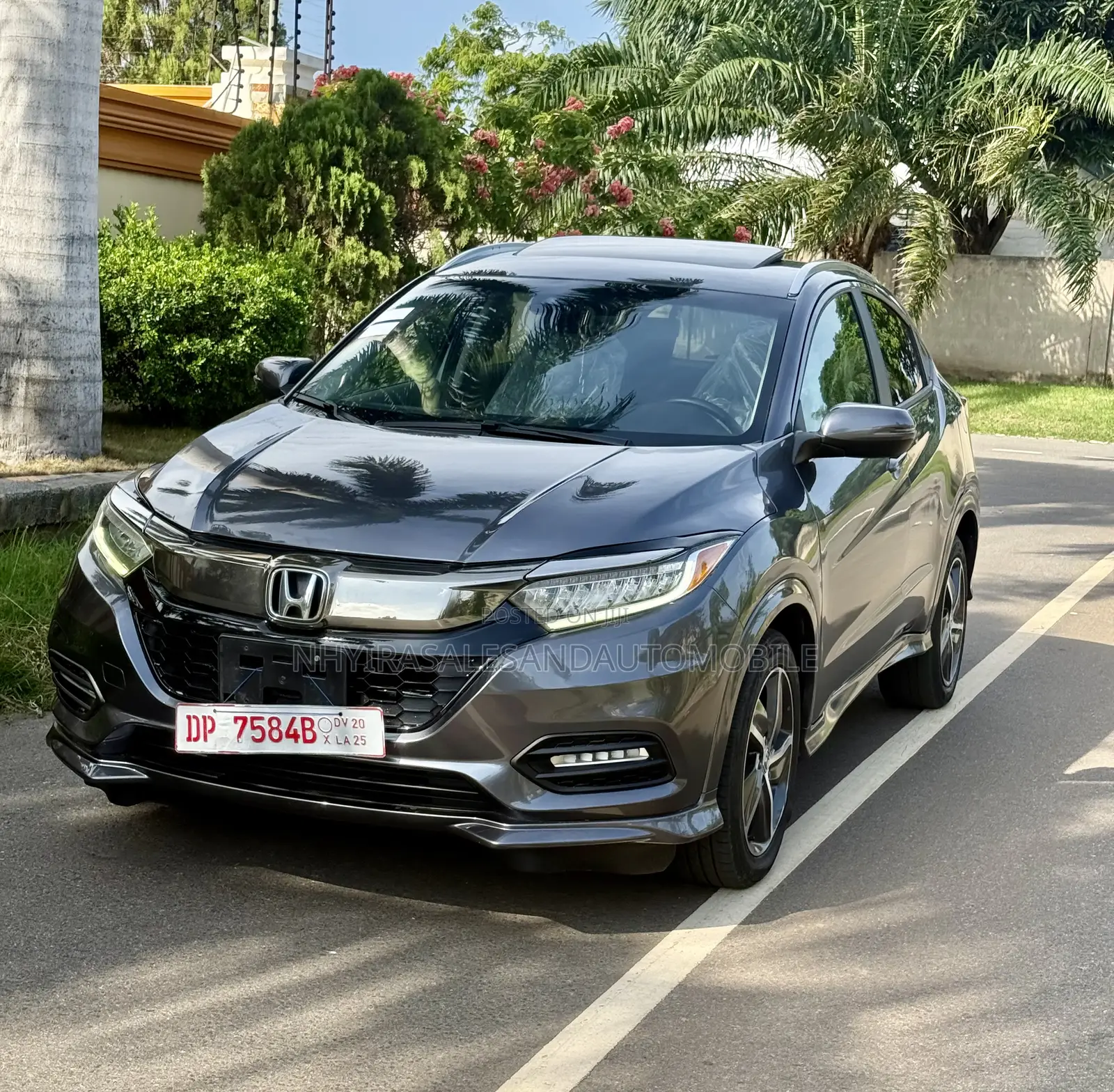 Honda HR-V Touring AWD 2019 Gray
