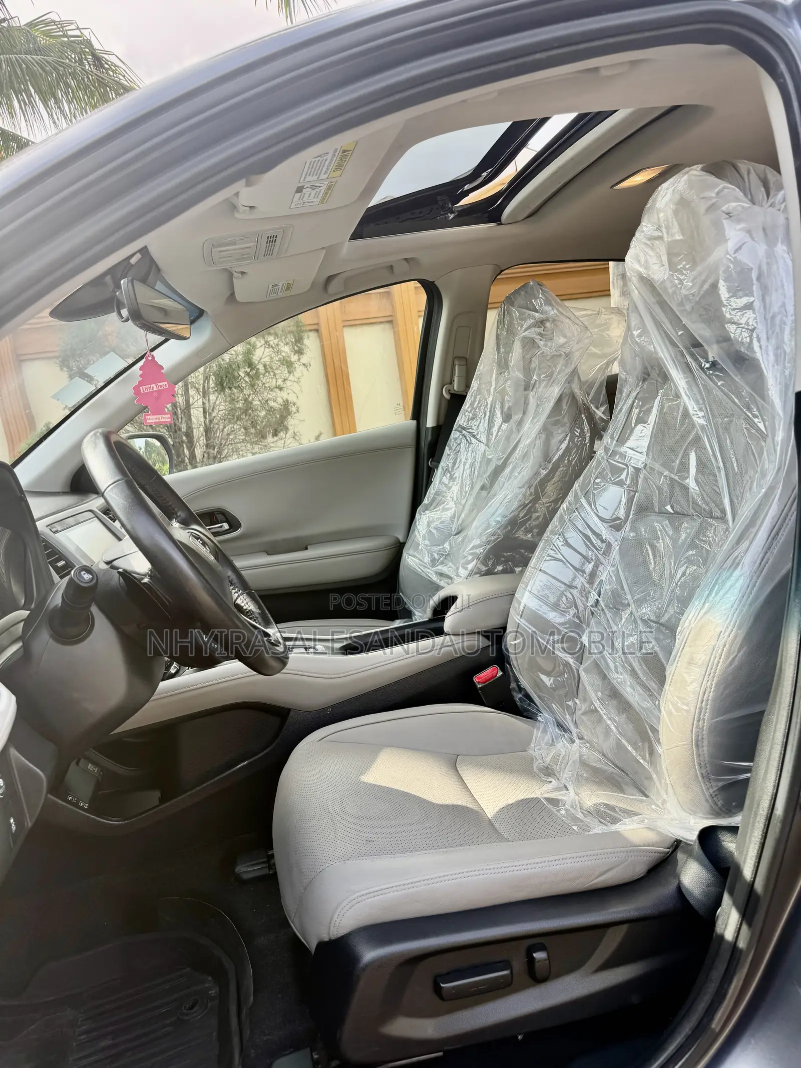 Honda HR-V Touring AWD 2019 Gray