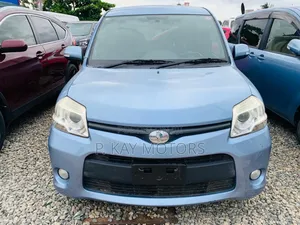 Toyota Sienta 1.5 FWD 2012 Blue
