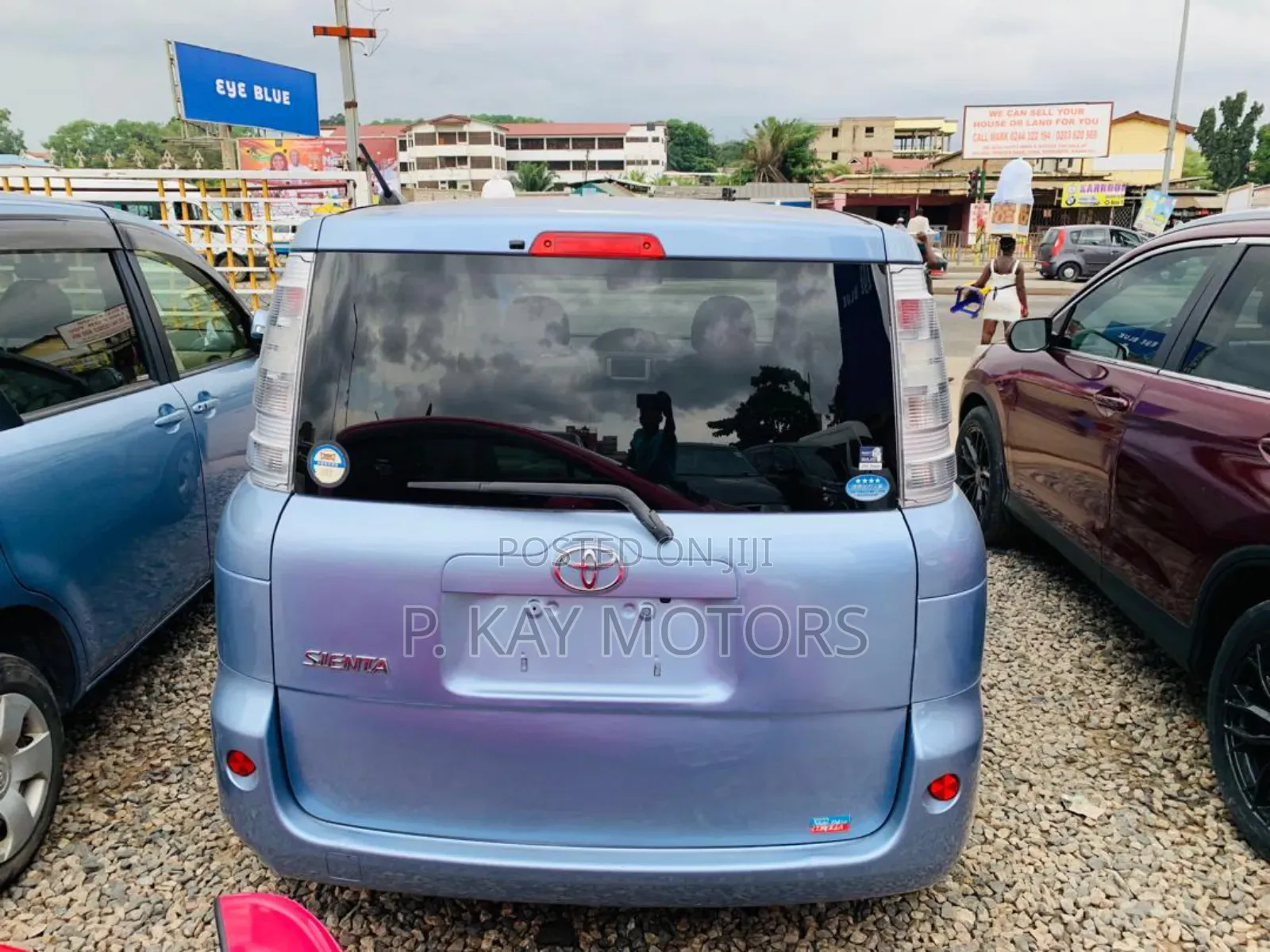 Toyota Sienta 1.5 FWD 2012 Blue