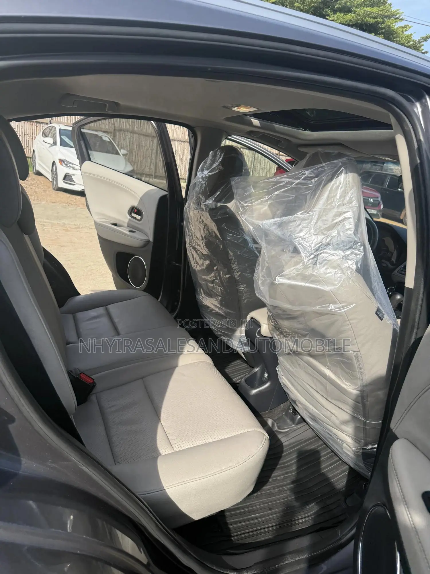 Honda HR-V Touring AWD 2019 Gray