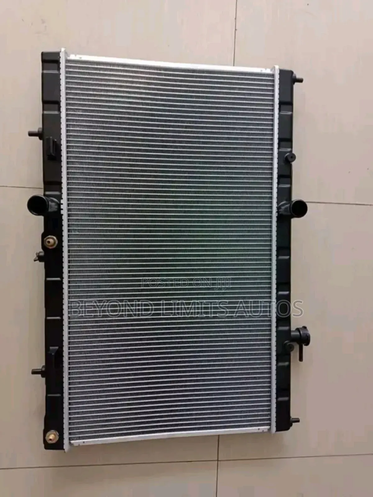 Nissan Rogue/X-Trail 2014,2016,2017,2018,2019 Radiator/Tank