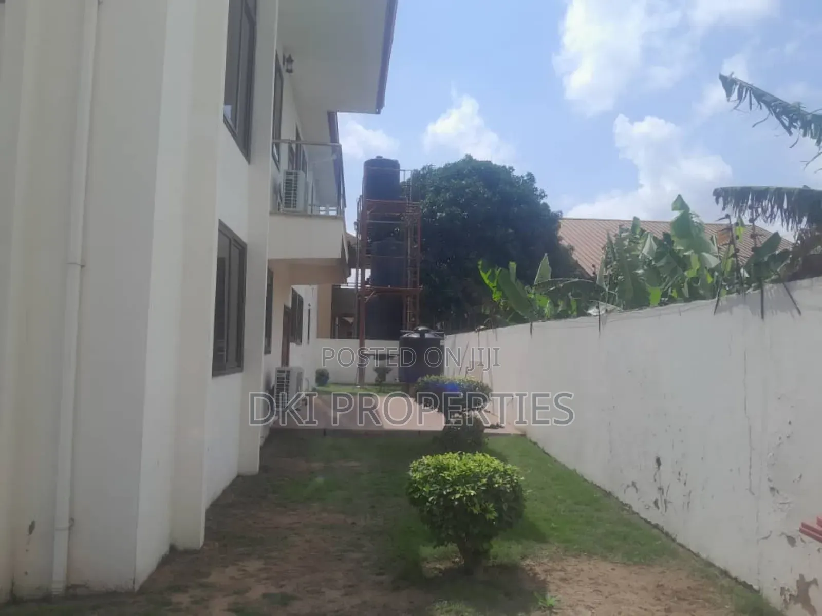 8bdrm House in Dki Properties, Community 25 for sale