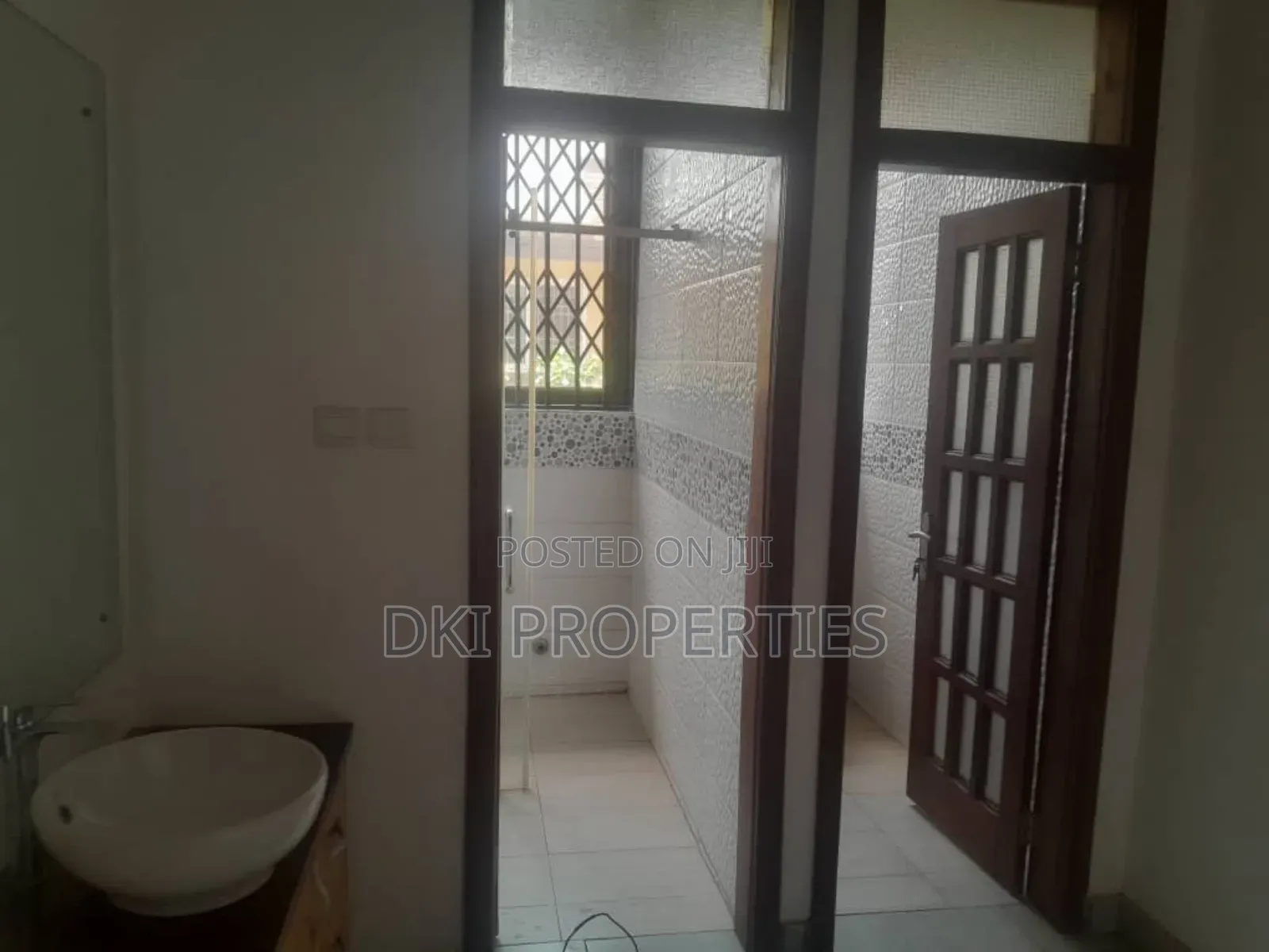 8bdrm House in Dki Properties, Community 25 for sale