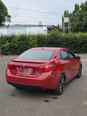 Toyota Corolla SE (1.8L 4cyl 2A) 2018 Red