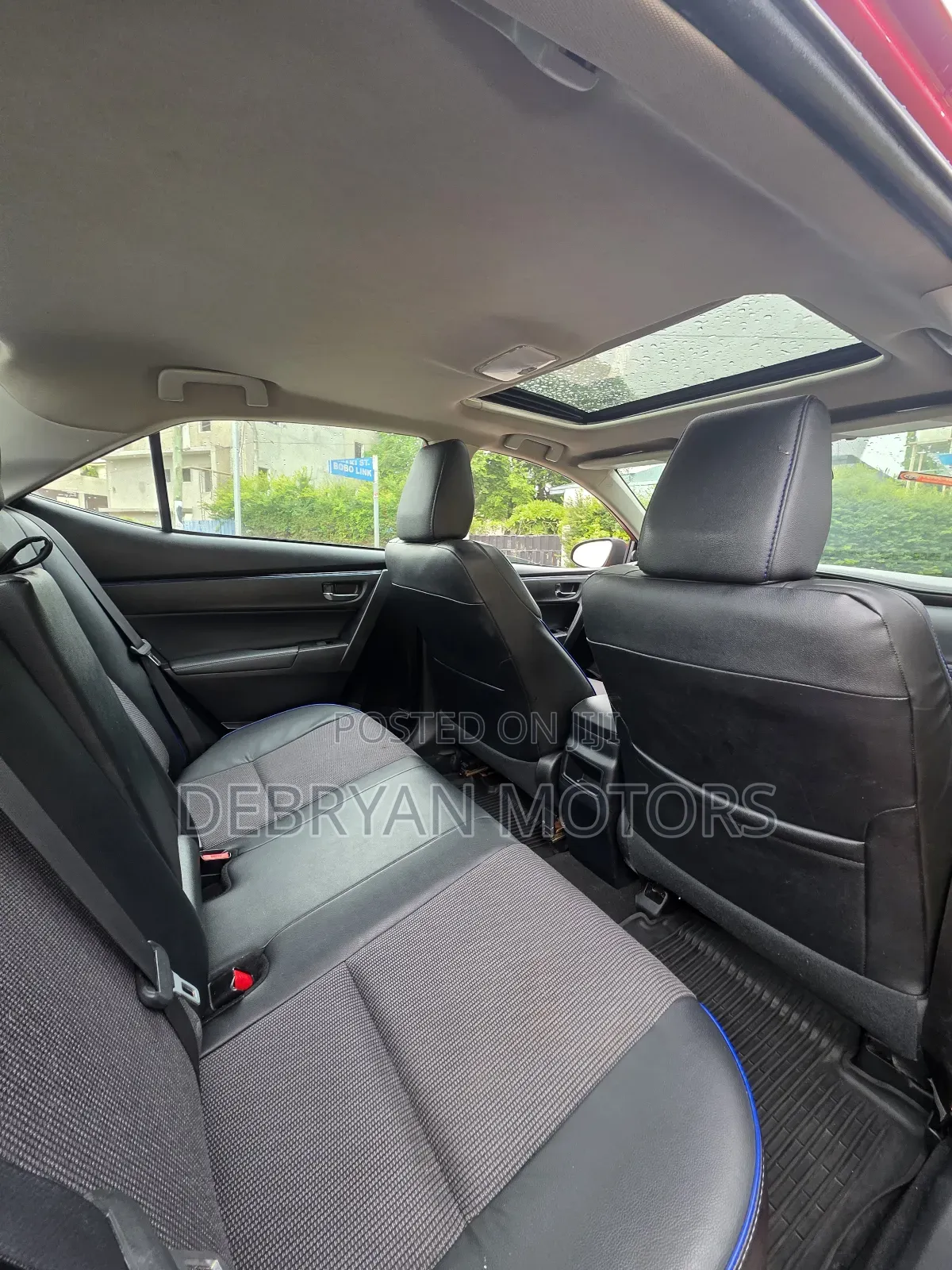Toyota Corolla SE (1.8L 4cyl 2A) 2018 Red