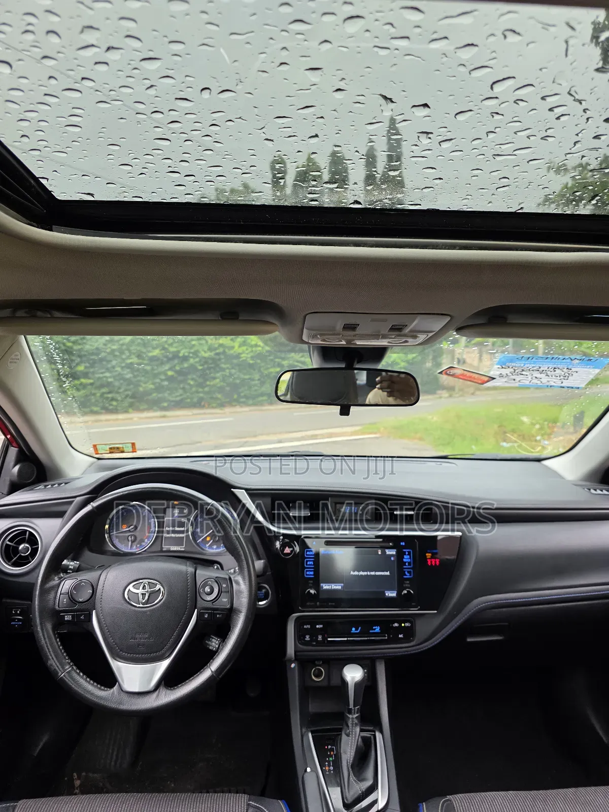 Toyota Corolla SE (1.8L 4cyl 2A) 2018 Red