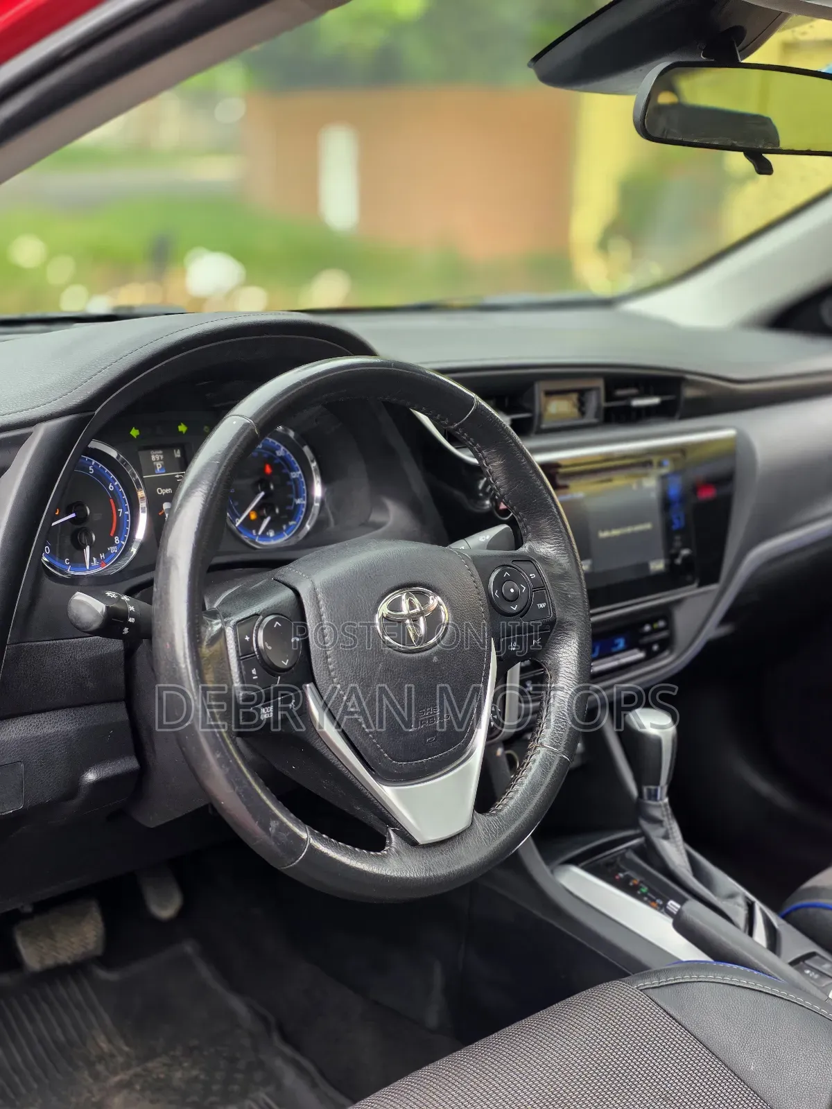 Toyota Corolla SE (1.8L 4cyl 2A) 2018 Red