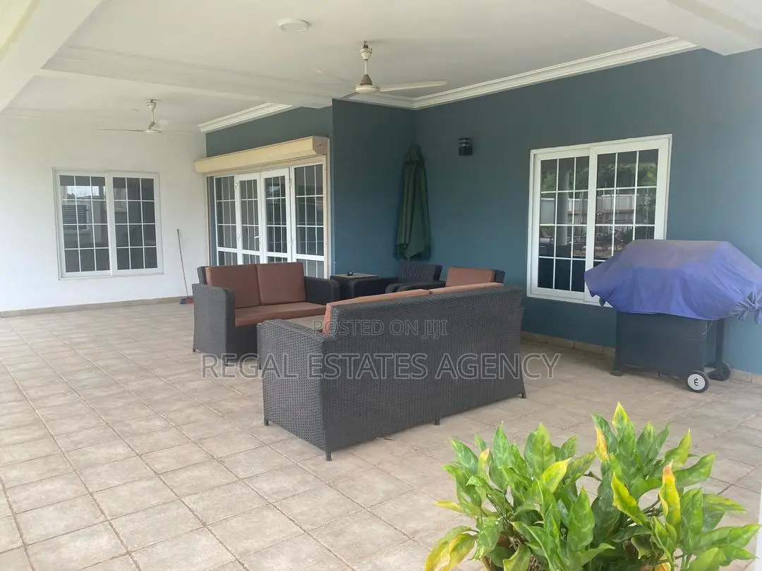 5bdrm House in Oyarifa Aburi Road for sale