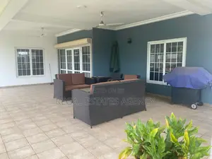 5bdrm House in Oyarifa Aburi Road for sale